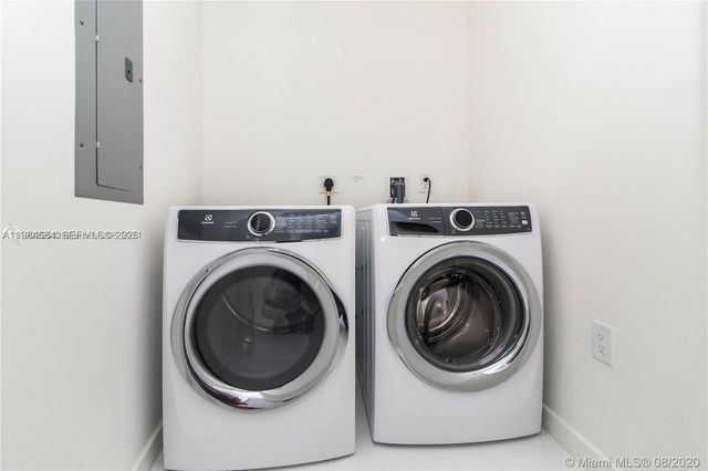 851 NE 1st Avenue 3601, Miami, FL 33132