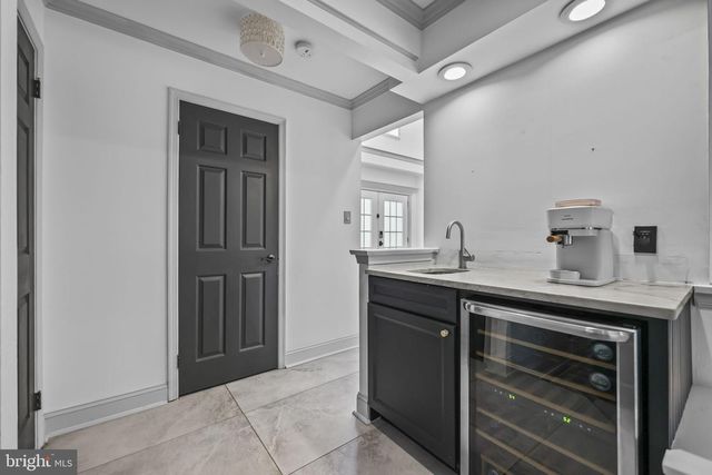 8 ASHTON DR, Voorhees, NJ 08043