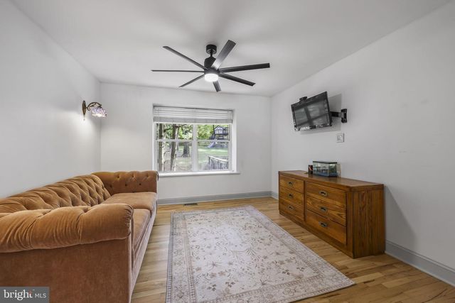 8 ASHTON DR, Voorhees, NJ 08043
