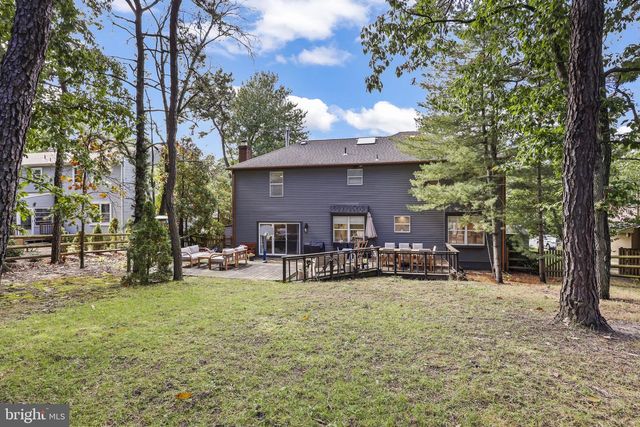 8 ASHTON DR, Voorhees, NJ 08043