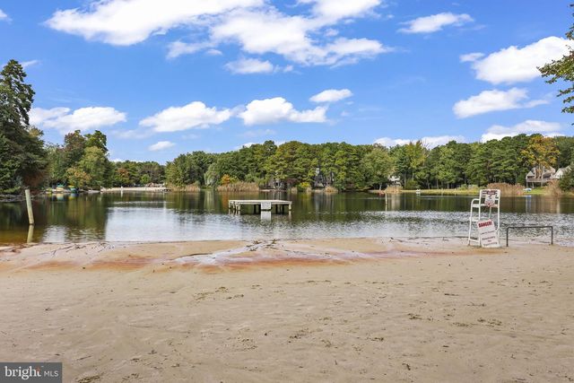 8 ASHTON DR, Voorhees, NJ 08043