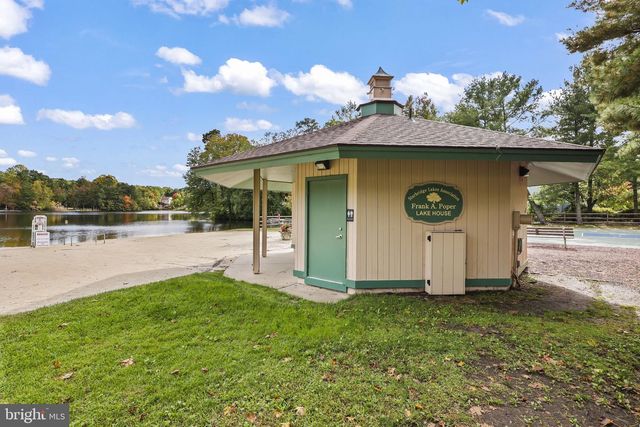 8 ASHTON DR, Voorhees, NJ 08043