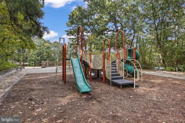 8 ASHTON DR, Voorhees, NJ 08043