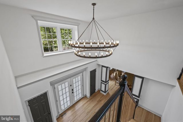 8 ASHTON DR, Voorhees, NJ 08043