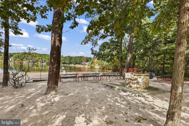 8 ASHTON DR, Voorhees, NJ 08043