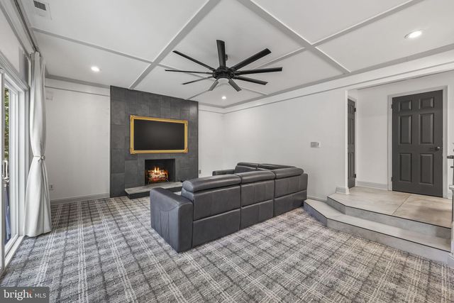 8 ASHTON DR, Voorhees, NJ 08043