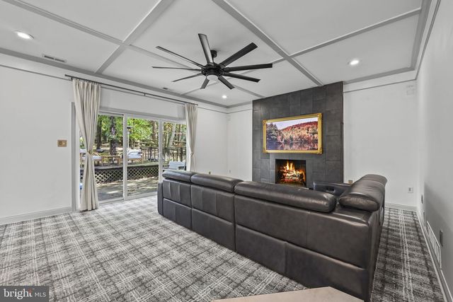 8 ASHTON DR, Voorhees, NJ 08043