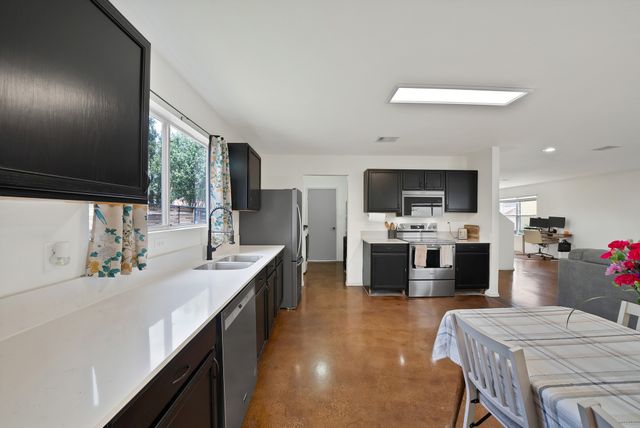 1015 Crow Court, Dallas, TX 75051