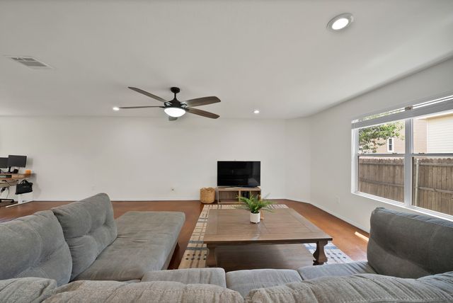 1015 Crow Court, Dallas, TX 75051
