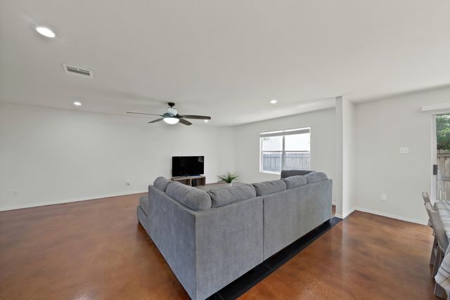 1015 Crow Court, Dallas, TX 75051