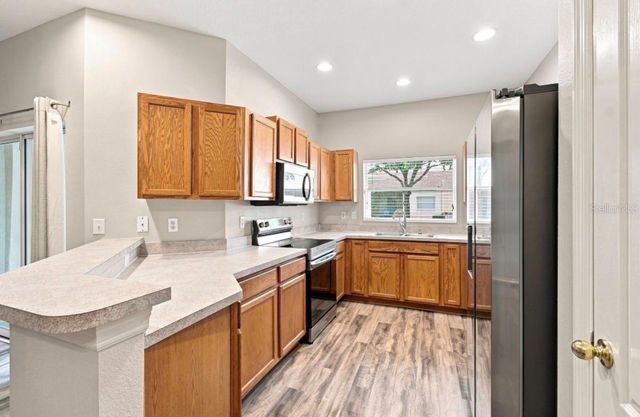 9904 VENETIAN RIVER WAY, Tampa, FL 33619