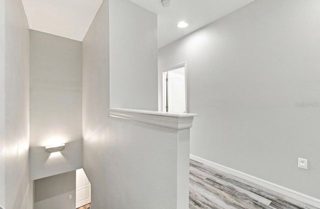 9904 VENETIAN RIVER WAY, Tampa, FL 33619