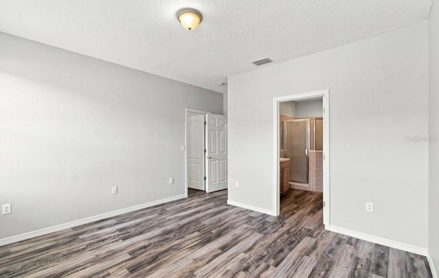 9904 VENETIAN RIVER WAY, Tampa, FL 33619