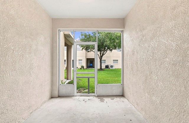 9904 VENETIAN RIVER WAY, Tampa, FL 33619