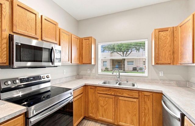 9904 VENETIAN RIVER WAY, Tampa, FL 33619