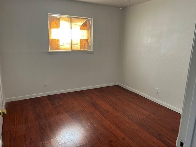 510 S Blackwell Street, La Porte, TX 77571