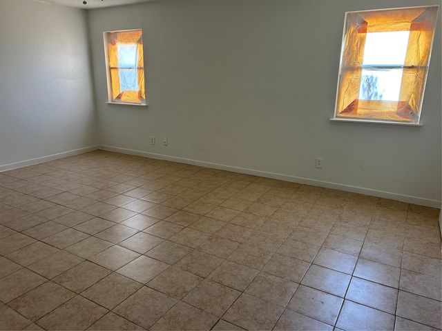 510 S Blackwell Street, La Porte, TX 77571
