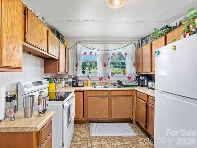 1115, 1125, 1127 Glenn Bridge Road SE, Arden, NC 28704