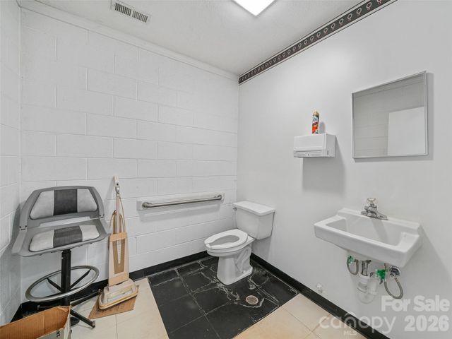 1115, 1125, 1127 Glenn Bridge Road SE, Arden, NC 28704