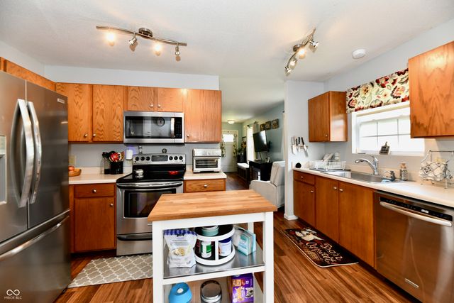 1621 Blue Grass Parkway, Greenwood, IN 46143
