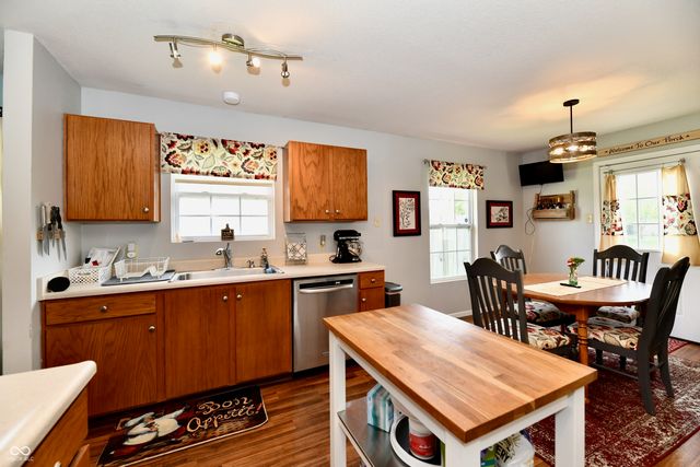 1621 Blue Grass Parkway, Greenwood, IN 46143