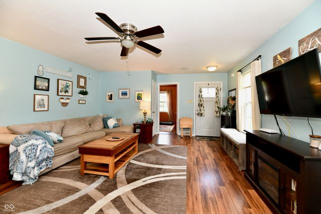 1621 Blue Grass Parkway, Greenwood, IN 46143