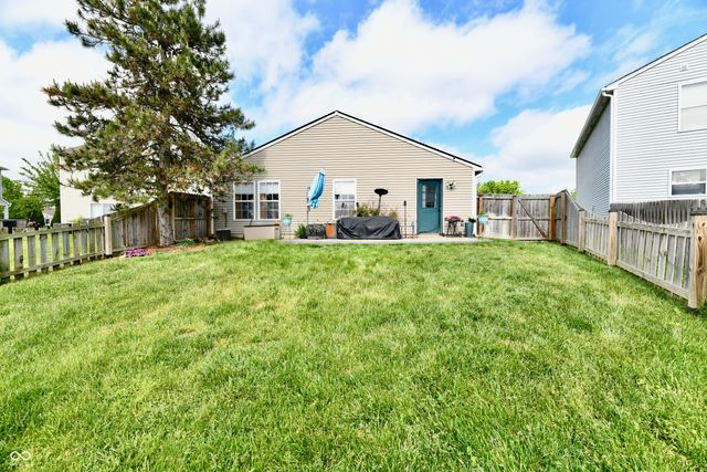 1621 Blue Grass Parkway, Greenwood, IN 46143