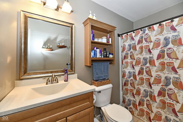 1621 Blue Grass Parkway, Greenwood, IN 46143