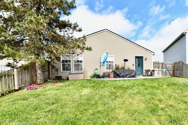 1621 Blue Grass Parkway, Greenwood, IN 46143