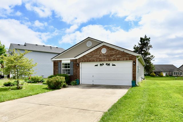 1621 Blue Grass Parkway, Greenwood, IN 46143