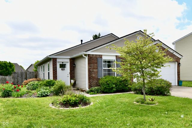 1621 Blue Grass Parkway, Greenwood, IN 46143