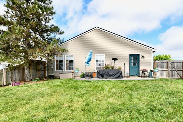 1621 Blue Grass Parkway, Greenwood, IN 46143