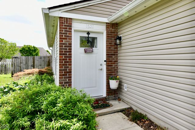 1621 Blue Grass Parkway, Greenwood, IN 46143