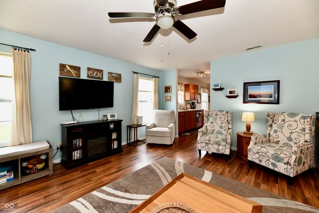 1621 Blue Grass Parkway, Greenwood, IN 46143