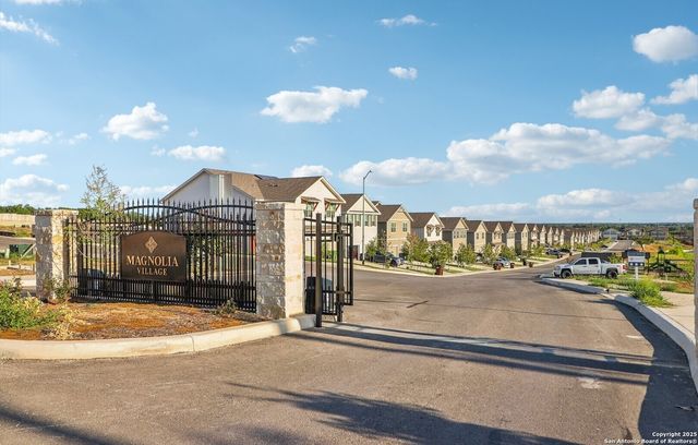 7529 Briarwood Pass Unit 102, San Antonio, TX 78252