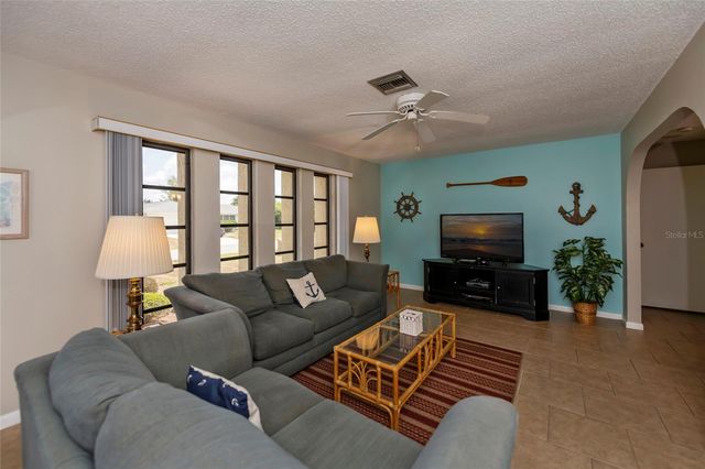543 MAYVIEW AVENUE NW, Port Charlotte, FL 33952