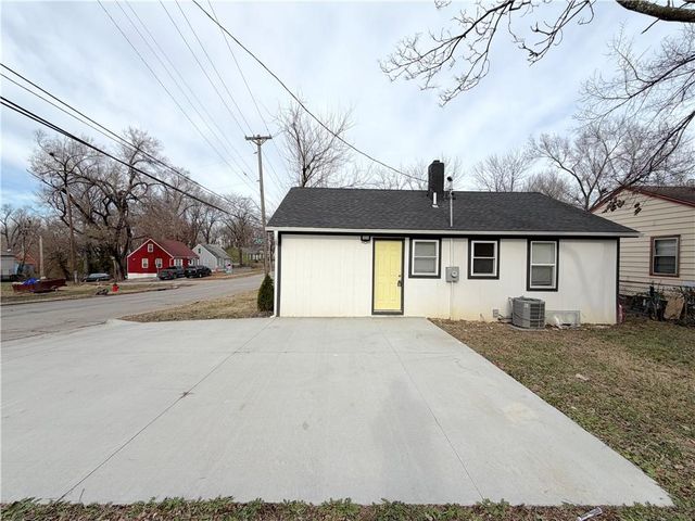 3401 E 58th Terrace, Kansas City, MO 64130