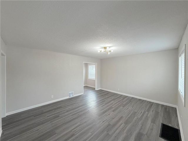 3401 E 58th Terrace, Kansas City, MO 64130