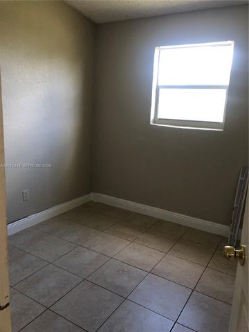 640 SW 7th St, Homestead, FL 33030