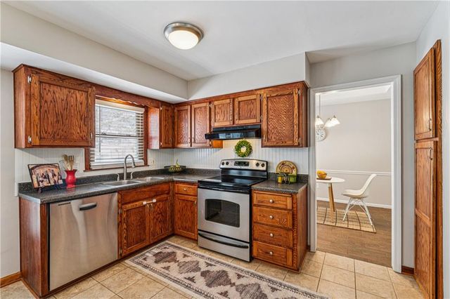 7920 Gillette Street, Lenexa, KS 66215