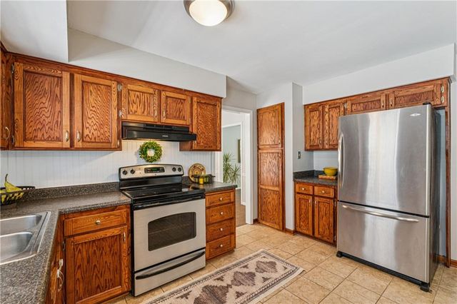 7920 Gillette Street, Lenexa, KS 66215