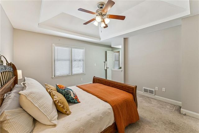 7920 Gillette Street, Lenexa, KS 66215