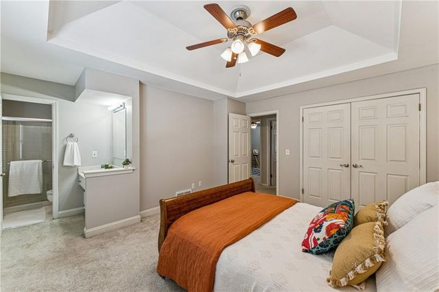 7920 Gillette Street, Lenexa, KS 66215