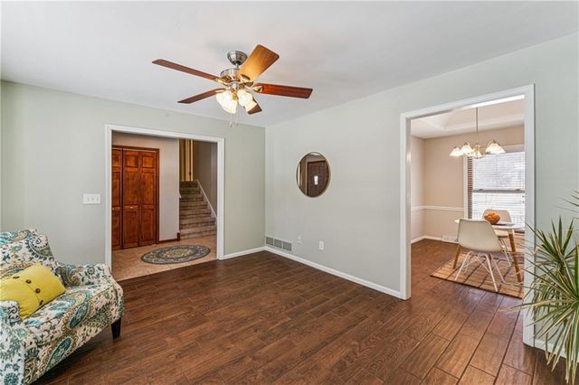 7920 Gillette Street, Lenexa, KS 66215