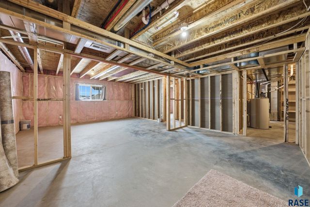 1017 N Crestfield Pl Place, Sioux Falls, SD 57107