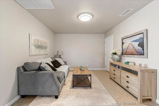 2527 S 110th East Avenue, Tulsa, OK 74129