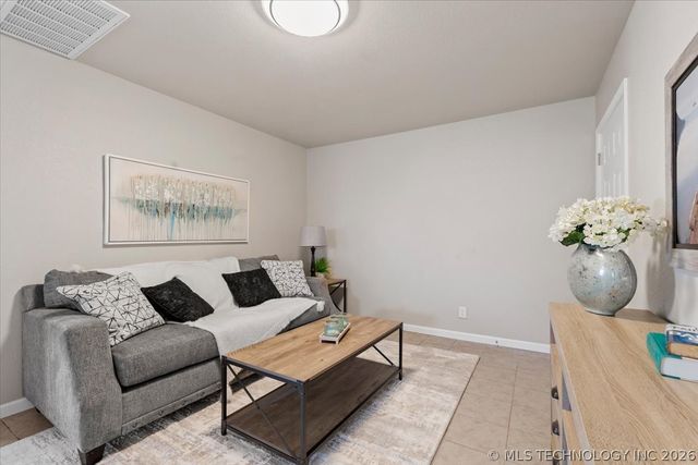 2527 S 110th East Avenue, Tulsa, OK 74129