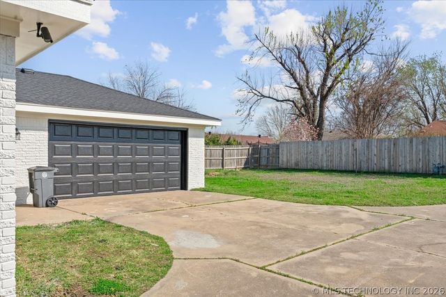 2527 S 110th East Avenue, Tulsa, OK 74129