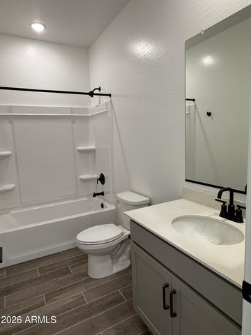 7606 W SMOKETREE Drive, Peoria, AZ 85383