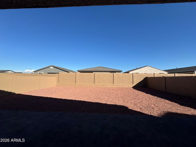 7606 W SMOKETREE Drive, Peoria, AZ 85383